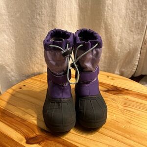 Columbia Purple Snow Boots size 12 Little  Kids